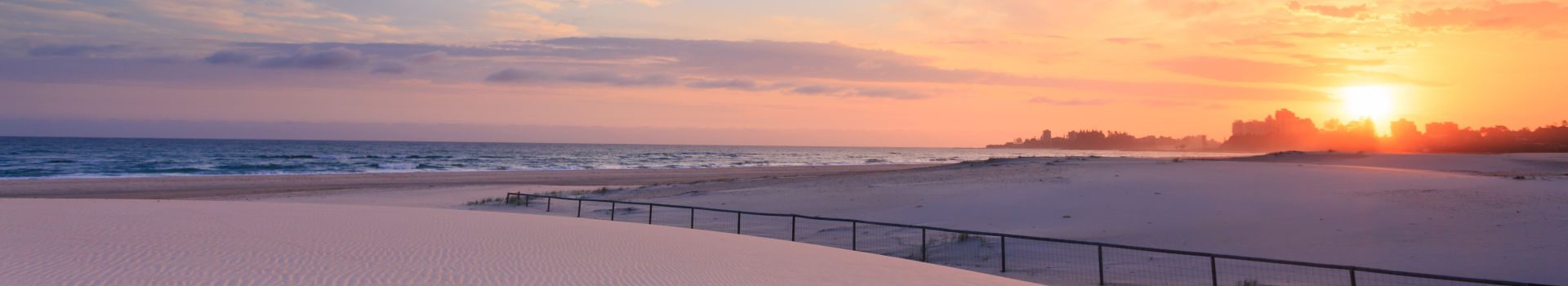 Redseason - Holidays - Kirra Beach At Sunrise (queensland, Australia)